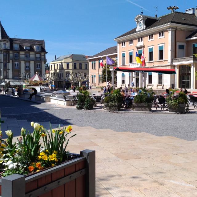 Societe de peintre en batiment intervenant a Annemasse en Haute-Savoie, La Haute Peinture realise vos travaux de peinture interieure, peinture exterieure, renovation de facades et finitions haut de gamme pour maisons, appartements, chalets et locaux professionnels.