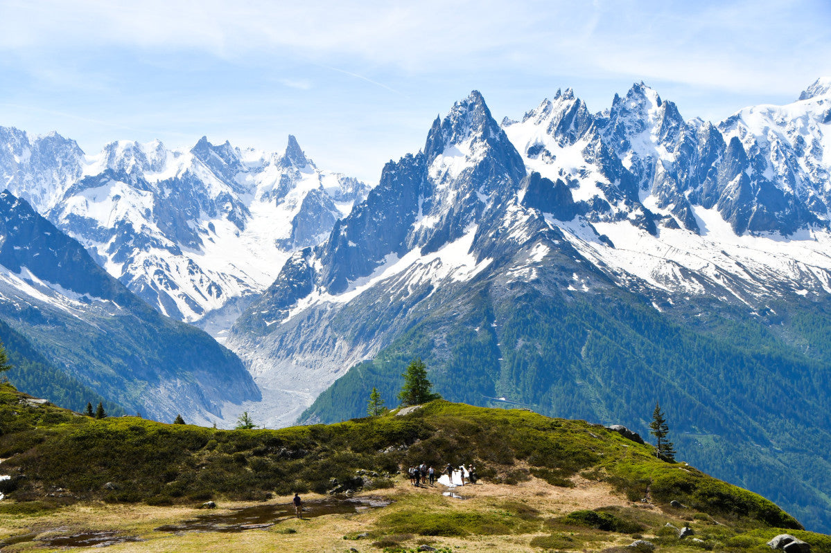 Societe de peintre en batiment intervenant a Chamonix-Mont-Blanc en Haute-Savoie, La Haute Peinture realise vos travaux de peinture interieure, peinture exterieure et renovation pour les chalets, maisons et appartements.